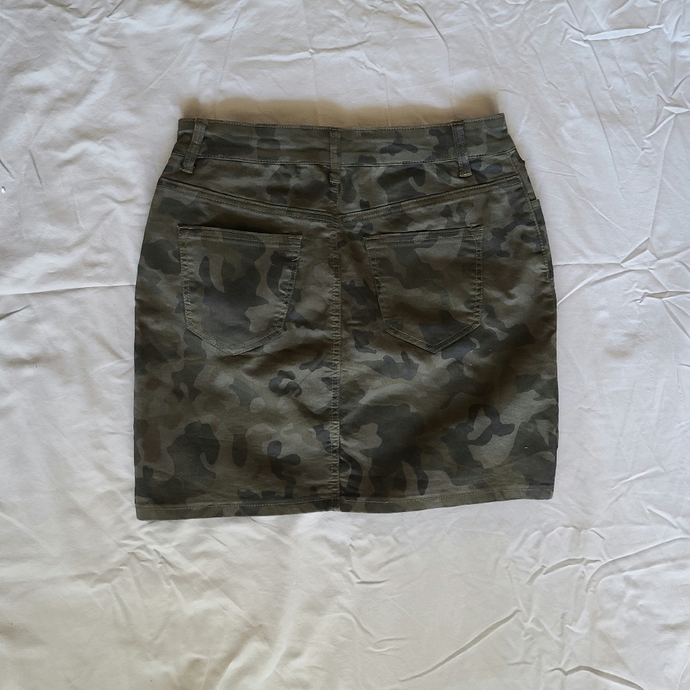 Distressed high waisted camo skirt